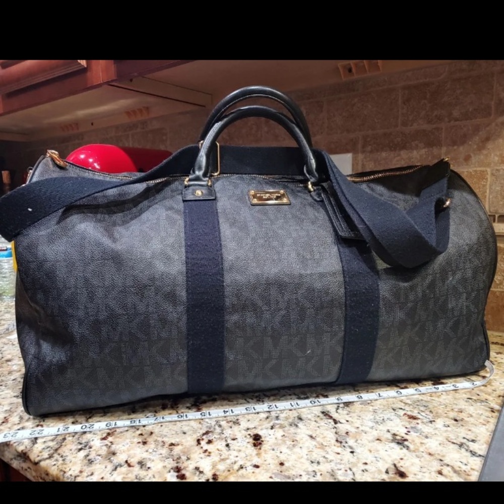 Michael Kors laggage 100% Authentic